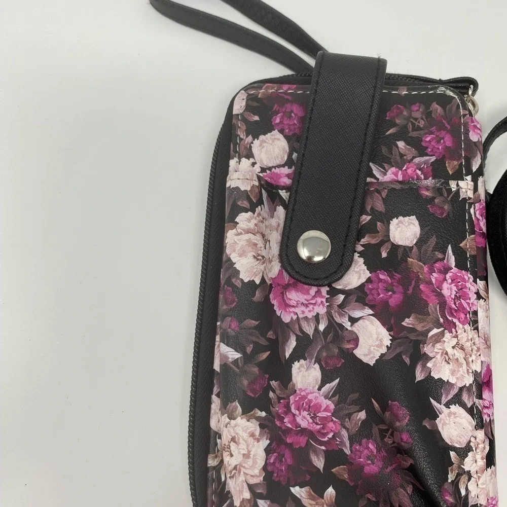 Women’s Travel Wallet/Phone Case with Removable Strap - Picture 2 of 5